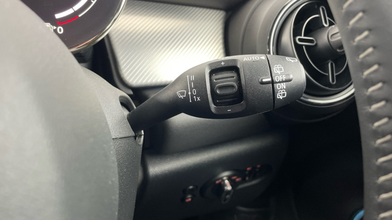 MINI Hatchback 1.5 Cooper Exclusive Premium 5dr Auto Petrol Hatchback